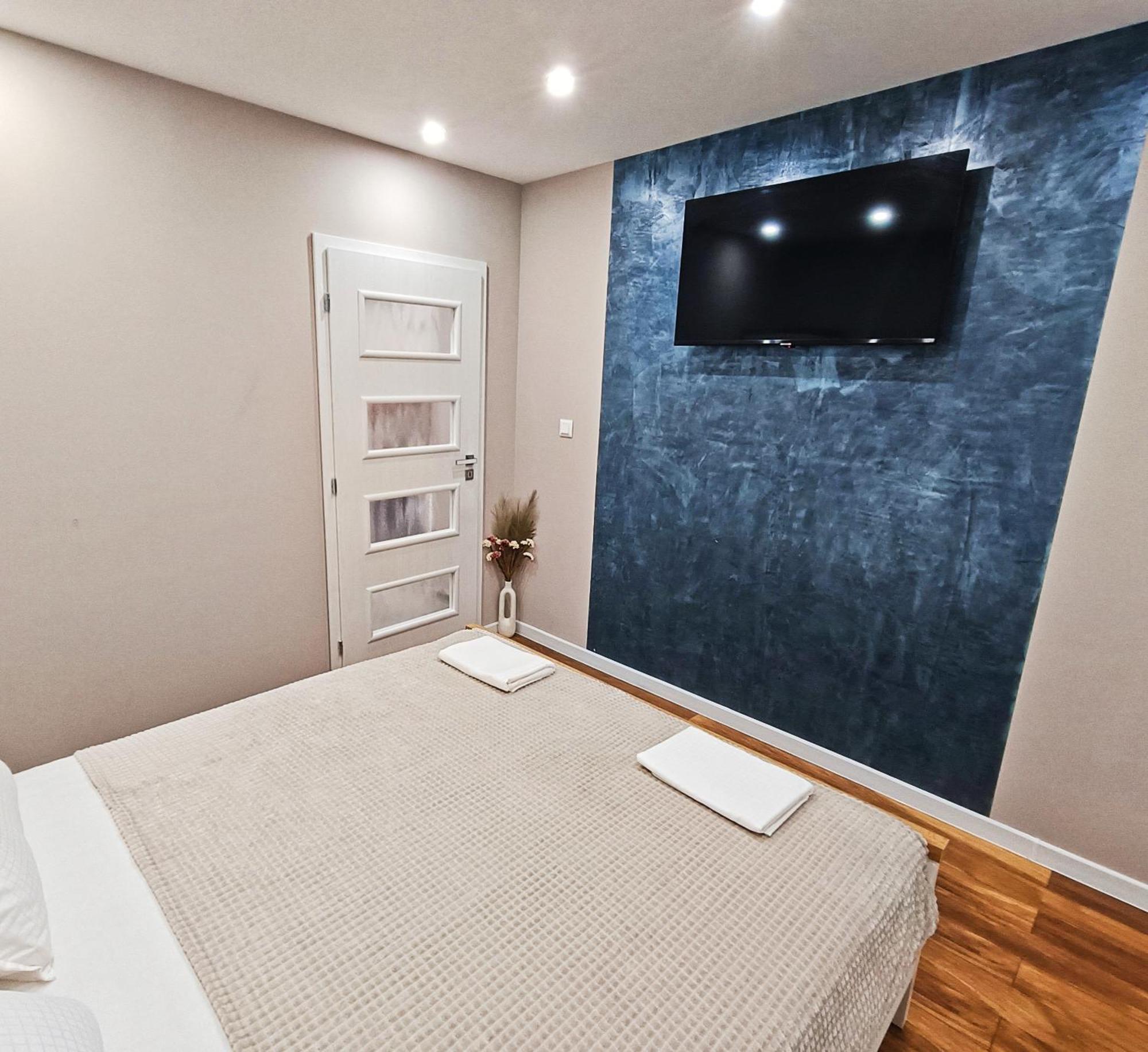 Mdm Apartment City Center Felicita Deluxe Ruse Exterior photo