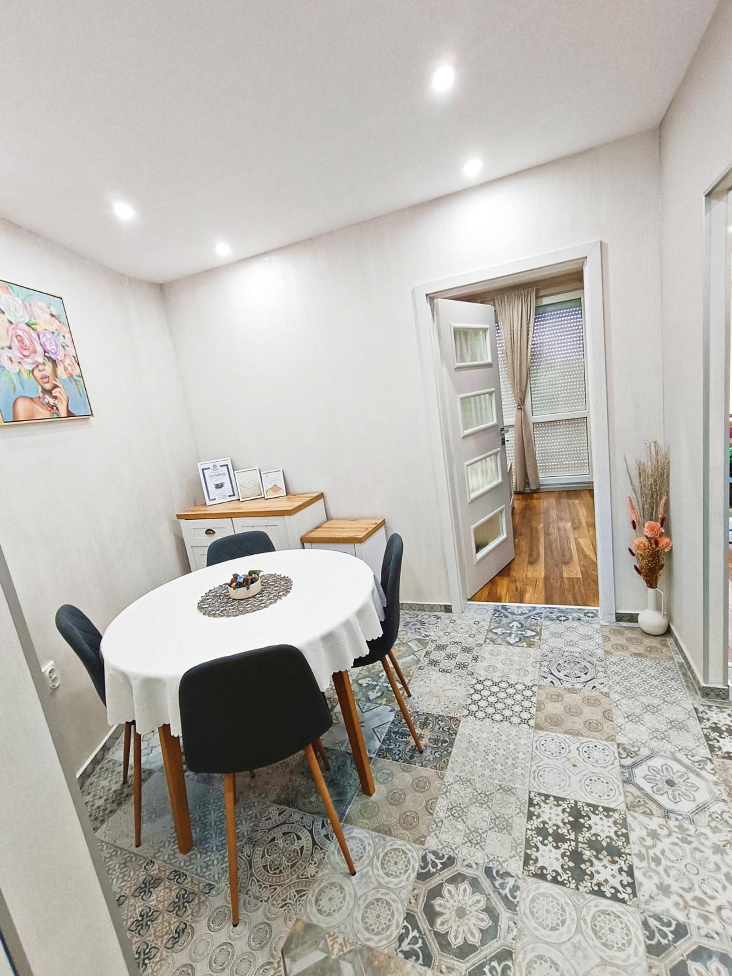 Mdm Apartment City Center Felicita Deluxe Ruse Exterior photo